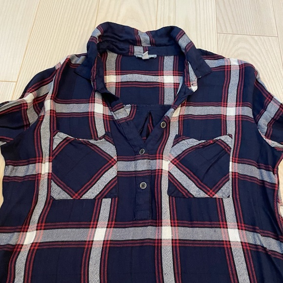 NWOT Charlotte Russe Lightweight Flannel - Picture 2 of 4